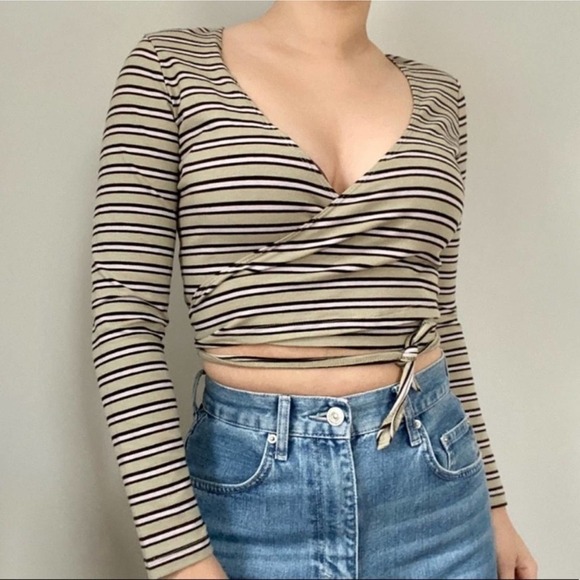 NWT Urban Outfitters Ivory Wrap Top Medium - Picture 1 of 7
